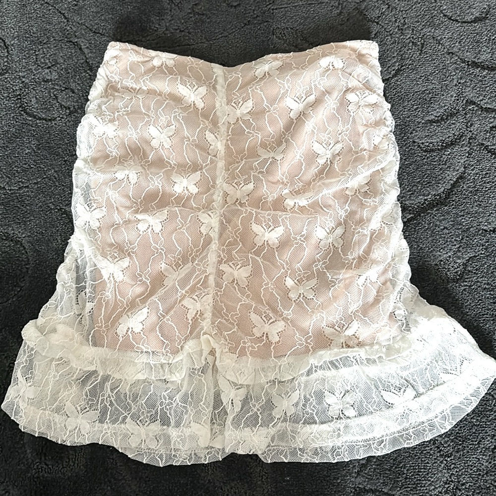Pink and crème butterfly lace skirt. Size small